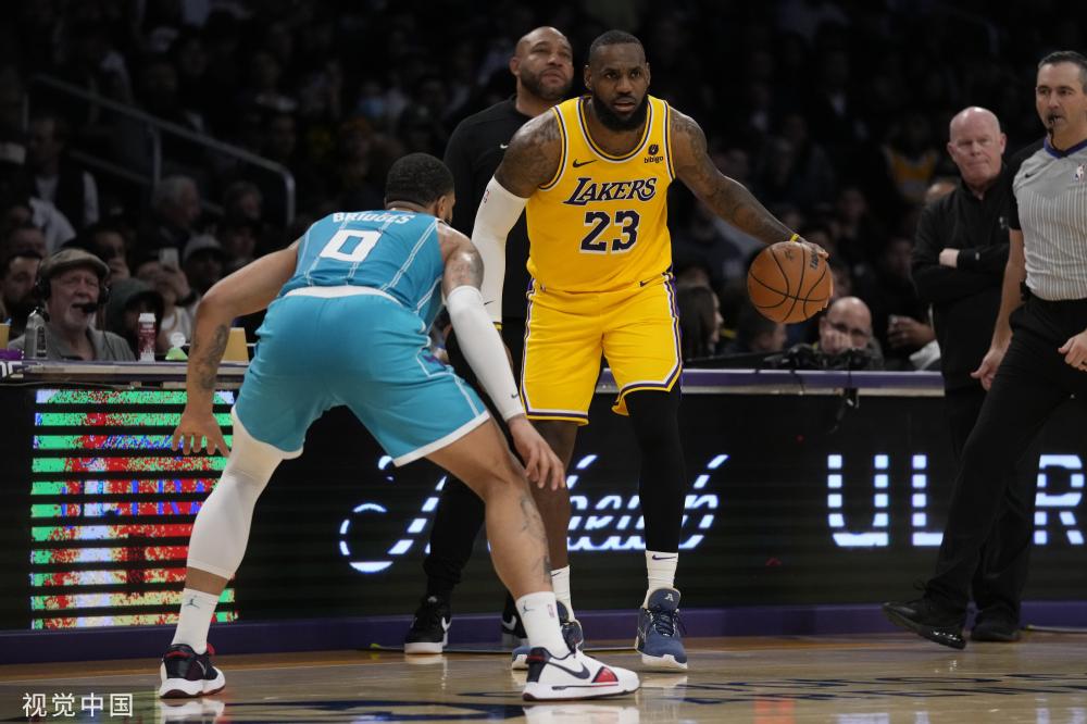 亚斯特里的 亚斯特里的